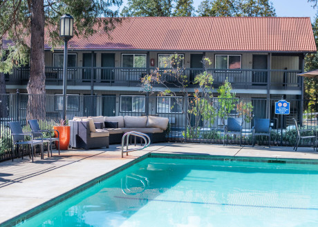 Welcome To YOSEMITE WESTGATE LODGE - Pool